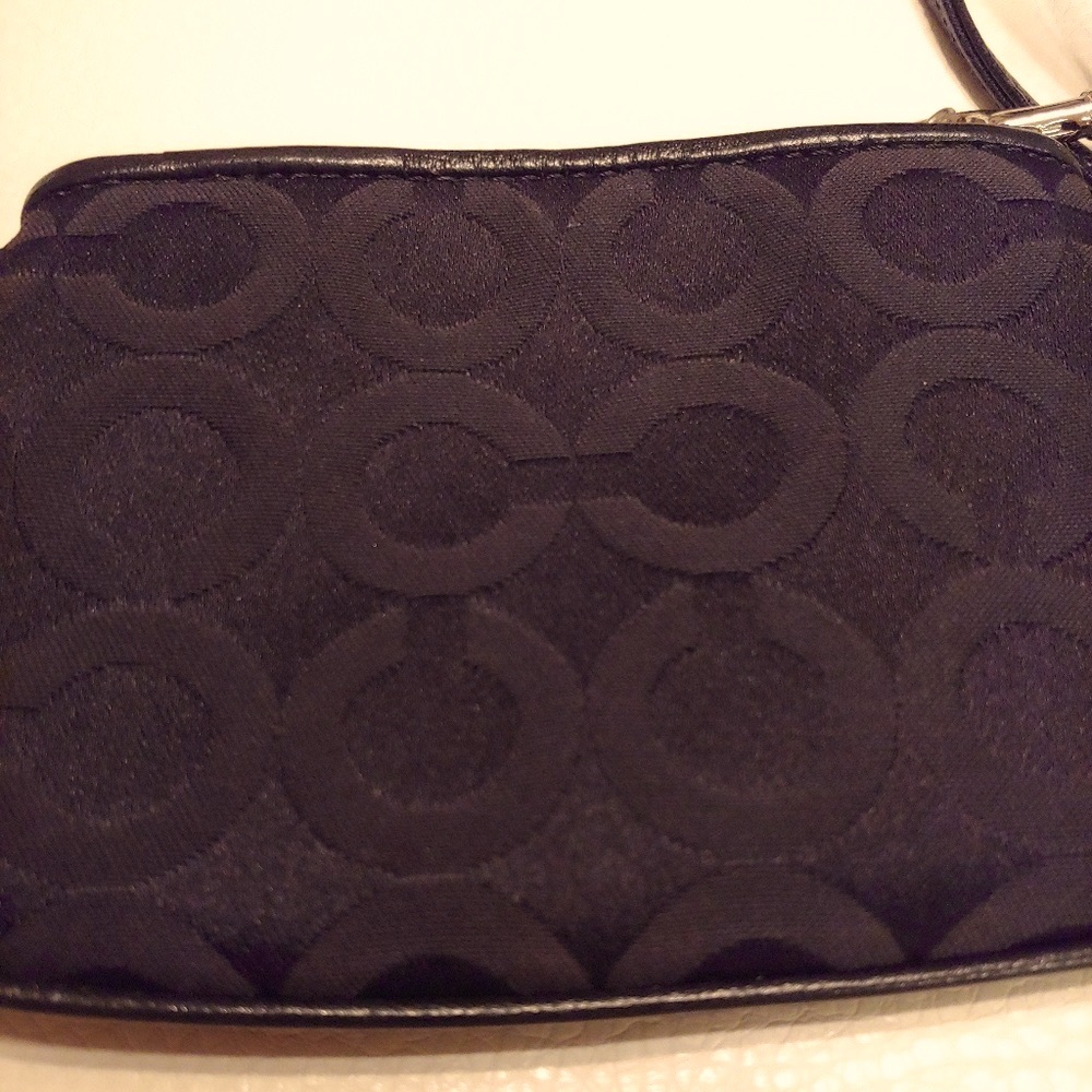 NWOT COACH WRISTLET - Picture 4 of 6